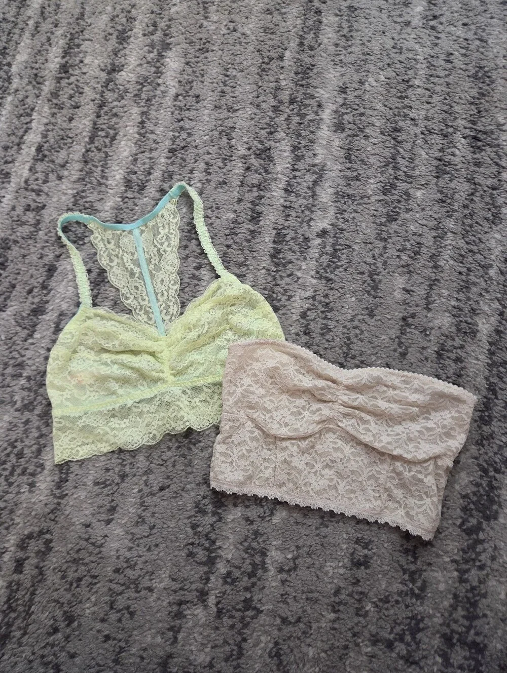 Bundle (2) Lace Bralettes: PINK VS Racerback & Aerie Strapless Bandeau | Size M